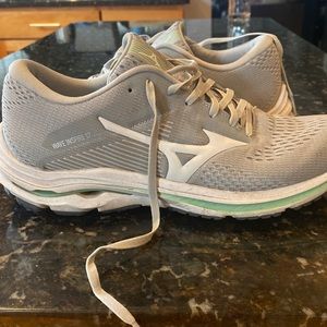 Mizuno Waze Inspire 17 size 11